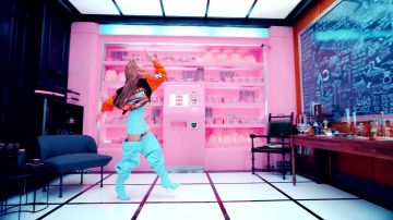 The jacket worn by Lisa in the clip ‘뚜두뚜두 (DDU DU DDU-DU)’ of BLACKPINK