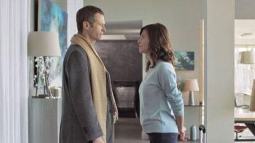 The table at Flora (Anne Caillon) in the series Tomorrow belongs to us