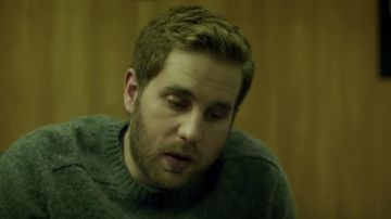 Pull en laine porté par Bram (Ben Platt) comme on le voit dans l'Exécution de Cette Ville