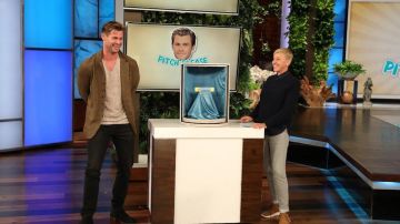 La veste marron de Chris Hemsworth dans l'émission The Ellen DeGeneres Show le 9 avril 2019