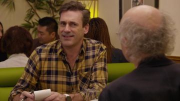 Jaune plaid shirt porté par Jon Hamm Freiner Votre Enthousiasme (S10E08)