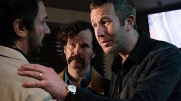 Reloj mecánico usado por Miles Daly (Chris O'Dowd) como se ve en Get Shorty (S02E04)