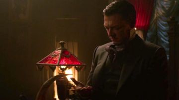 Red Lamp used by Father Faustus Blackwood (Richard Coyle) in Chilling Adventures of Sabrina (S01E03)