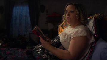 White Night Gown w/ Roses worn by Hilda Spellman (Lucy Davis) in Chilling Adventures of Sabrina (S01E03)