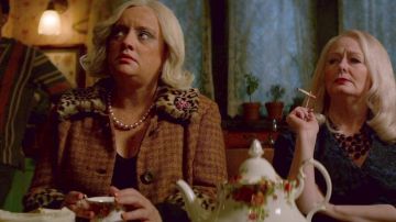 Houndstooth Coat w/ Leopard Collar worn by Hilda Spellman (Lucy Davis) in Chilling Adventures of Sabrina (S01E03)