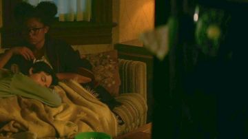 Brown Floral Pillow of Theo Putnam (Lachlan Watson) in Chilling Adventures of Sabrina (S01E04)