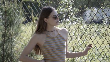 Collier porté par l'Alaska Young (Kristine Froseth) dans la Recherche de l'Alaska (Saison 1)
