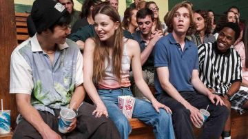 Tank top worn by Alaska Young (Kristine Froseth) in Looking for Alaska (S01E03)
