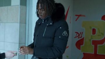 Le blouson noir porté par Koba LaD dans son clip Ca ira mieux demain
