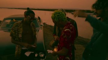 La camisa usada por Laylow en su clip WAVY