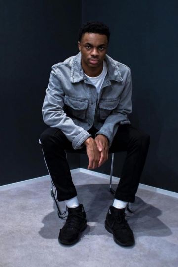 Black sneakers worn by Vince Staples as seen on his Instagram account