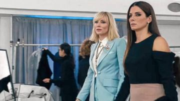 HIL on X: Cate Blanchett as Lou Miller in THAT Marc Jacobs Baby blue  Suits.  / X