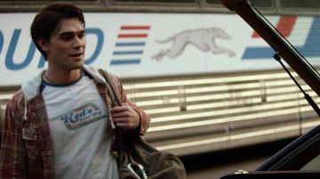 Red's guitar shop raglan t-shirt worn by Jeremy Camp (KJ Apa) in I Still Believe