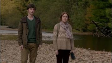 Brown, white, and pink patterned thin knit sweater worn by Emma Decody (Olivia Cooke) in Bates motel