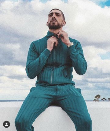 The whole green worn by Anthony Alcaraz on his account Instagram