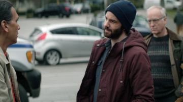 Bourgogne Zip-up Parka Veste portée par Matt Lisko (Jim Sturgess) dans la Maison Avant la nuit (S01E05)
