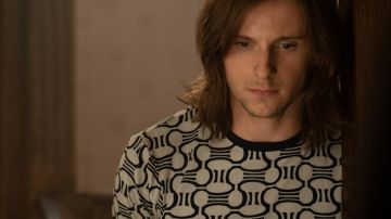 Grey printed t-Shirt worn by Bernie Taupin (Jamie Bell) in Rocketman