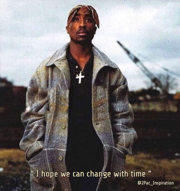 Abrigo largo usado por Tupac Shakur en la cuenta de Instagram de @2pac_inspiration