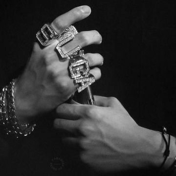 The rings SUGA worn by Suga aka Min Yoongi on the account Instagram of @laachimolalaa