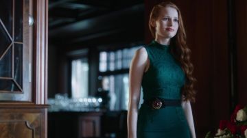 Robe verte porté par Cheryl Fleur (Madelaine Petsch) à Riverdale