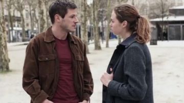 Veste marron porté par Vincent Dauda (Gaspard Ulliel) comme on le voit dans deux fois Sur un Temps