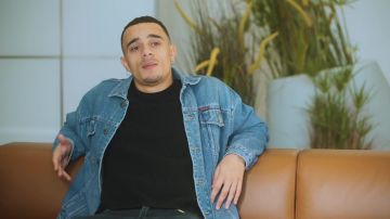 La veste en jean de Mister V dans sa vidéo RAP VS RÉALITÉ