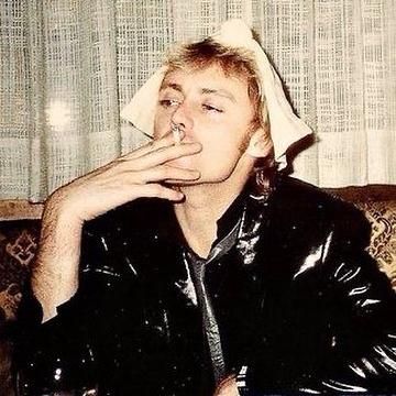 La veste portée par Roger Taylor sur le compte Instagram de @news_of_roger_____