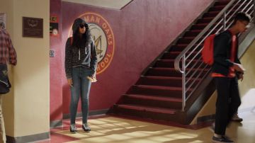 Sneakers worn by Devi (Maitreyi Ramakrishnan) as seen in Never Have I Ever (S01E07)