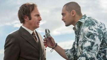 Black and white shirt worn by Nacho Varga (Michael Man­do) as seen in Better Call Saul (Season 1 Episode 1)

