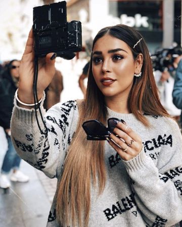 Boucles d'oreilles portées par Danna Paola sur Instagram