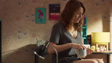 Le mug pastel utilisé par Valeria (Diana Gómez) dans la série Valeria (Saison 1 Épisode 2)