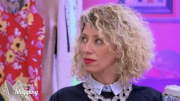 Le collier porté par Aurélie dans Les Reines du shopping