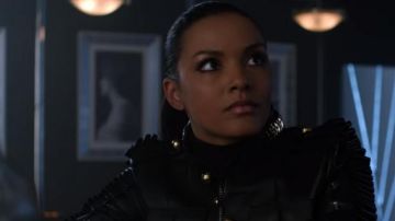 The black jacket worn by Tabitha Galavan (Jessica Lucas) in Gotham (S03E21)