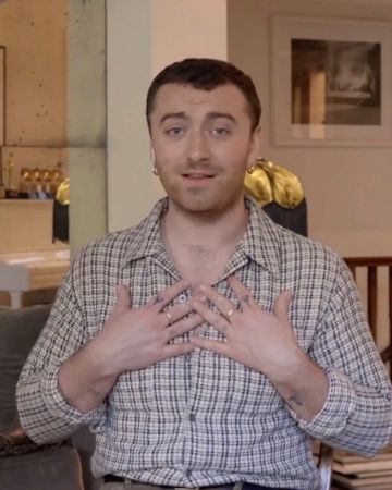 The jacket of Sam Smith when he sings "Stand By Me" with John Legend on the account Instagram of @samsmith