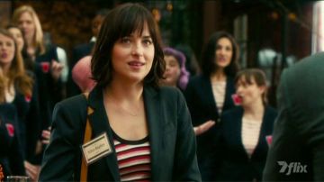 Camisa a rayas usada por Alice (Dakota Johnson) como se ve en How to Be Single