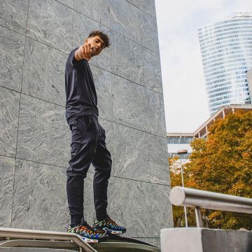 Le bas de survêtement porté par Inoxtag sur son compte Instagram @inoxtagytb