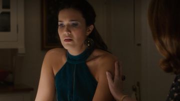 The dress blue velvet Rebecca Pearson (Mandy Moore) in This Is Us (S04E10)
