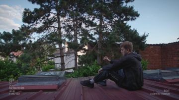 Le pantalon porté par Vald dans son clip Rappel