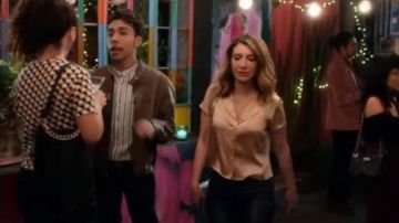 Satin blouse worn by Wesley (Nasim Pedrad) in Desperados