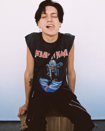 Zip pants worn by Chase Hudson on his Instagram account @xlilhuddy