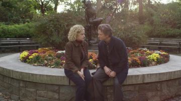 Blazer worn by Maddy (Julia Garner) in Modern Love (S01E06)