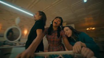 Plaid Dress worn by Allison Hargreeves (Emmy Raver-Lampman) in The Umbrella Academy (Season 2)