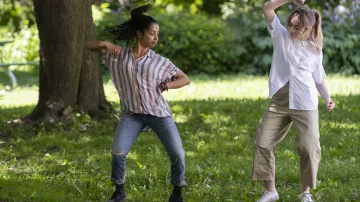 The dressing room from the movie Work It: Quinn Ackerman (Sabrina Carpenter) wears short beige pants