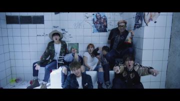 Blue bomber jacket of Suga in BTS (방탄소년단) 'RUN' Official MV