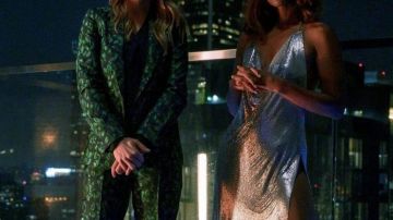 Vert / Émeraude Costume porté par Chloe Decker (Lauren German) comme on le voit dans Lucifer S05E01
