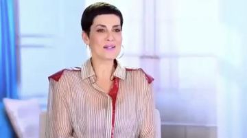 La chemise rayée portée par Cristina Cordula dans Les reines du shopping