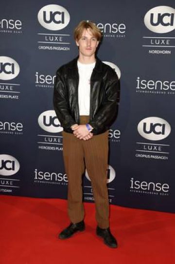 Louis Hofmann Clothes Outfits Brands Style and Looks Spotern