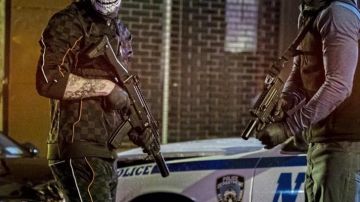 Black on black Checkerboard Track Suit worn by Ray (Taylor Kitsch) in 21 Bridges