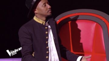 Veste type cirque noire de Soprano dans The Voice Kids