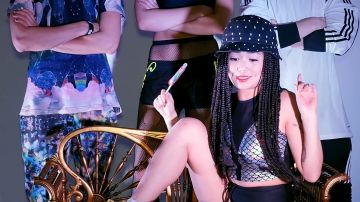 Crop top de Bainshe dans Candy Ken - Riff Raff Is Ma Daddy ft. Bainshe (Prod. Lets Go Radio)